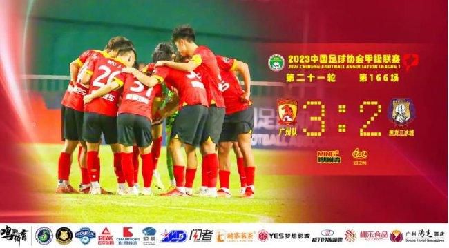 电影《心灵奇旅》海报已步入中年的主人公乔伊·高纳因为一个小意外，把他从纽约的街道带到了一个名叫“生之来处”的地方。
