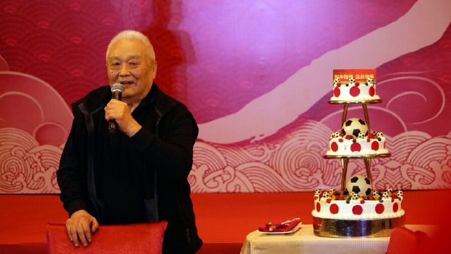 ”张艺谋的摄影机仿佛带着痛苦、压抑和愤怒。