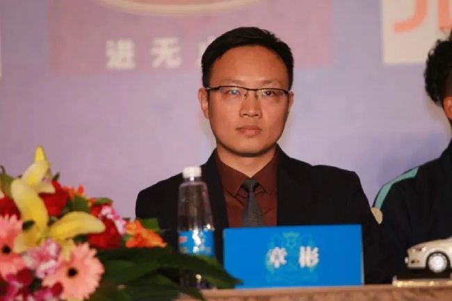 我不想过度分析，但原因太明显了。