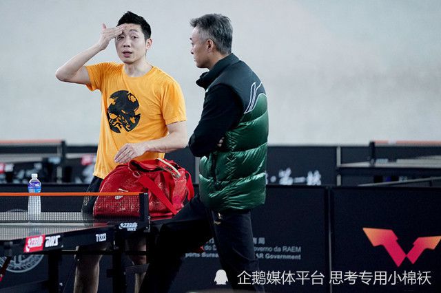 权志龙登台仅两分钟即闪人。