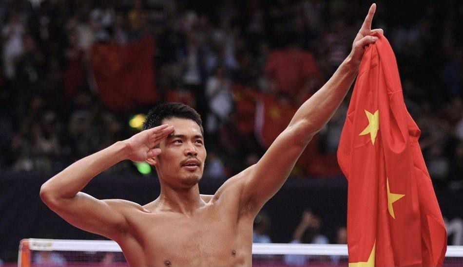 图中，陈都灵披肩长发，全素颜出镜。