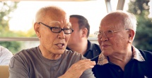 文旅融合成为核心增长点，《志愿军：浴血和平》等片的取景地变为旅游热点，“票根经济”让电影票成为享受景区、酒店折扣的凭证，成功将观影“流量”转化为旅游“留量”。