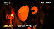 每年一度的 “小甜甜”布兰妮新专辑发布 手捧鲜花开心微笑 2013-12-04 12月3日，拉斯维加斯，“小甜甜”布兰妮·斯皮尔斯新专辑发布会，她身穿小黑裙现身，手捧鲜花，不时挥手致意，显得开心无比。